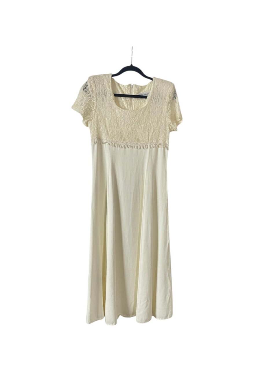 Vintage Betsy’s Things Cream Flowing Dress Shoulder Pads 12